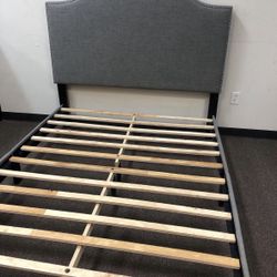 (NEW IN BOX) Beautiful King Size Grey Linen Fabric Platform Bed Frame