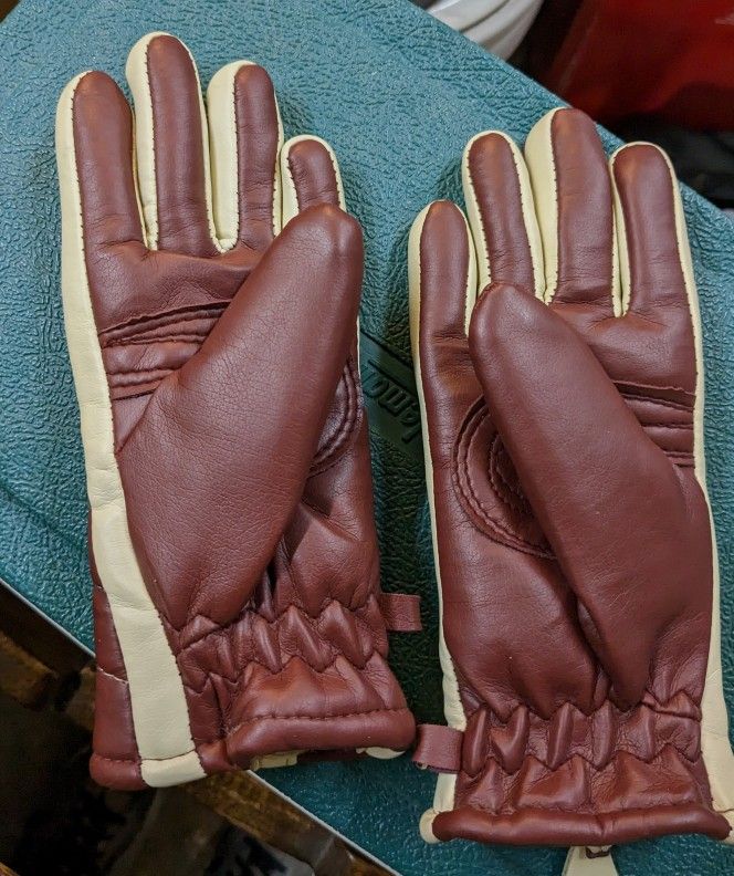 Vintage (Like) NEW Very Tiny/Very Chic Kids' Gloves ("Boys' Size Medium")