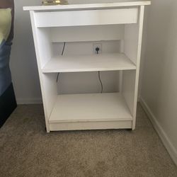 White end Table with wheels 