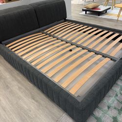 Calligaris Portland Queen Size Bed