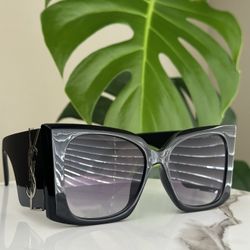 Black Sunglasses With Logo 