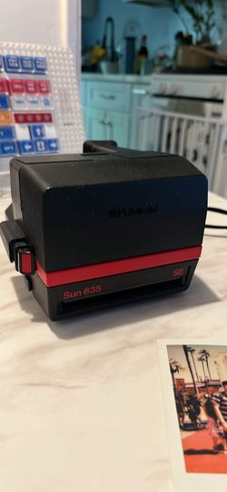 Polaroid Sun 635 Instant Camera