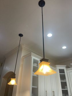 3 Pendant Lights 
