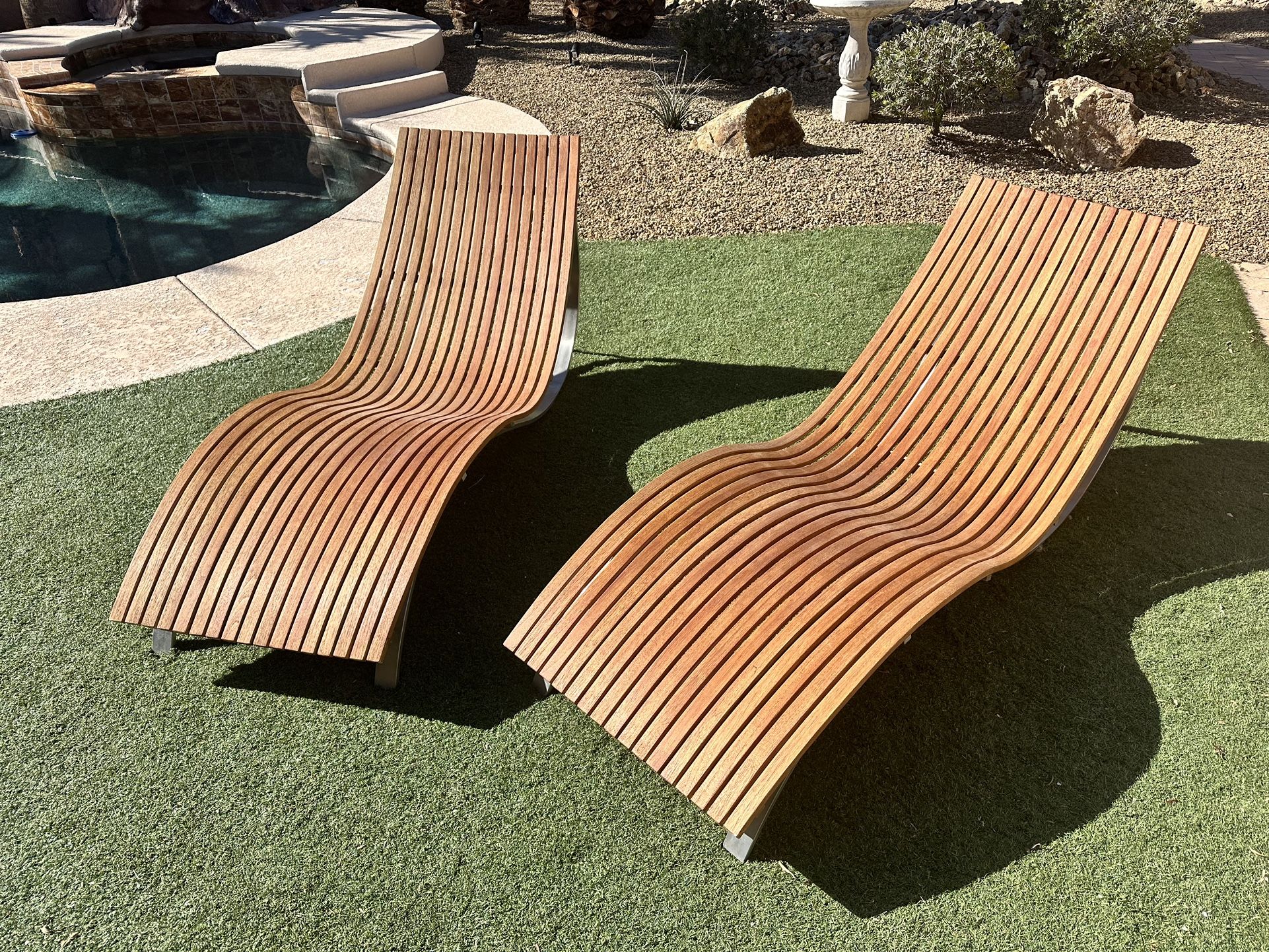 TOMMY BAHAMA LOUNGE CHAIRS