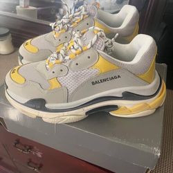 Balenciaga 