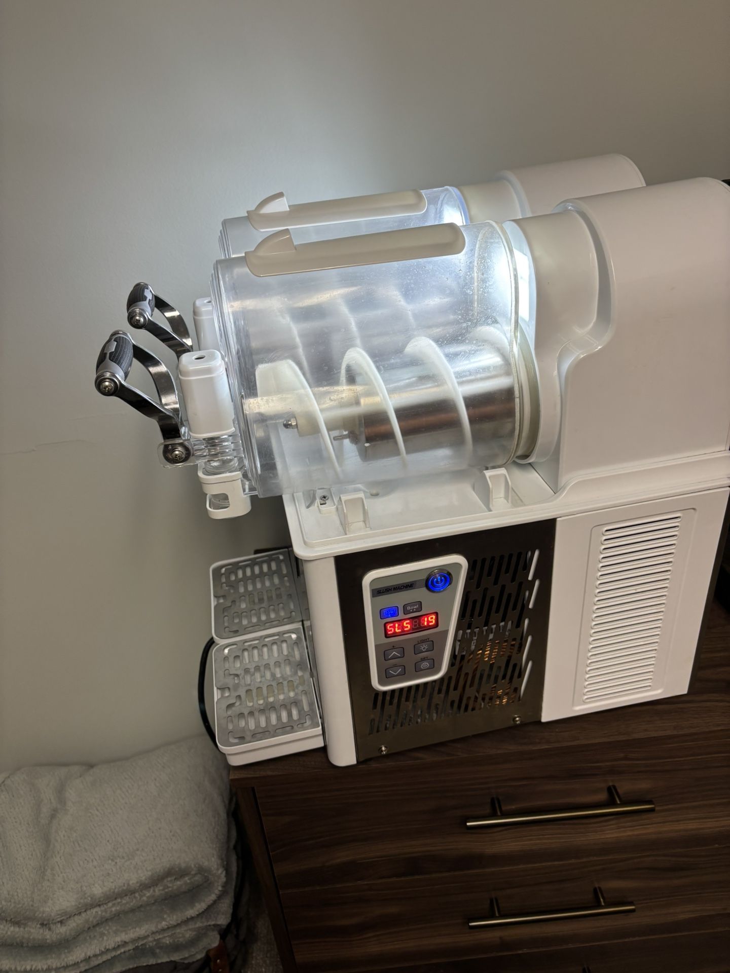 VEVOR Commercial Slush Machine