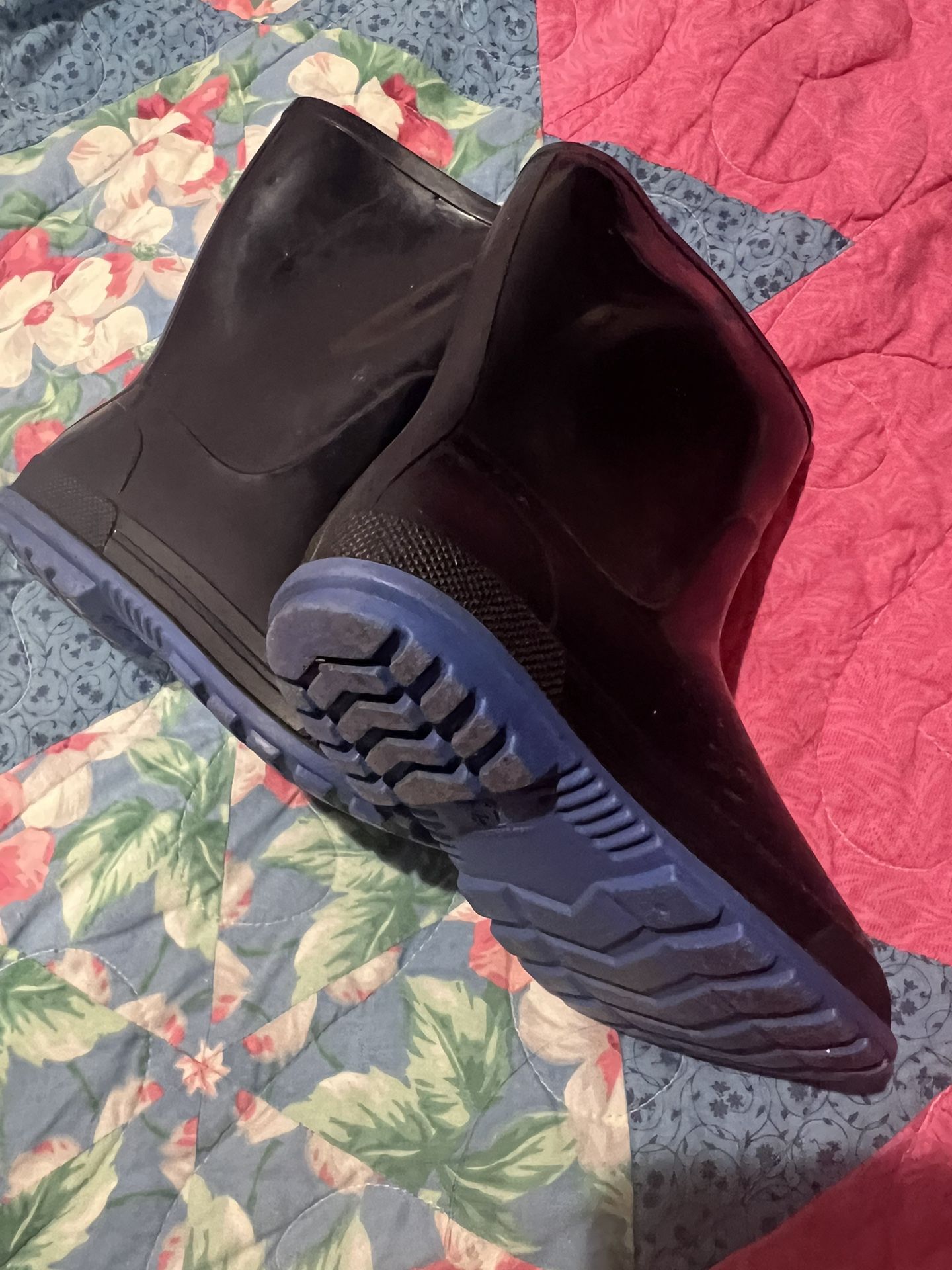 Kids Rain Boots Size 7-8