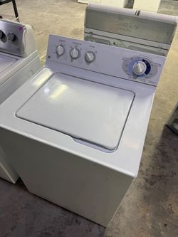 GE Washer, washing machine, Clean, tested and ready to go. You may test at my location.
60 day warranty on all appliances. (If it stops working bring 
