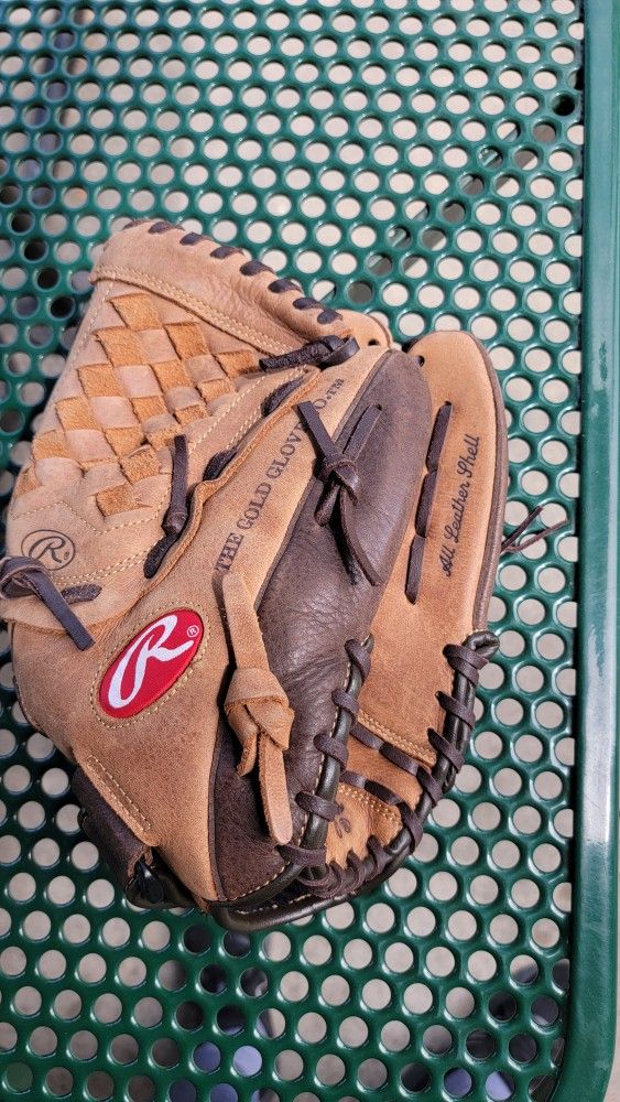 12" Rawlings Baseball Glove Good Condition
