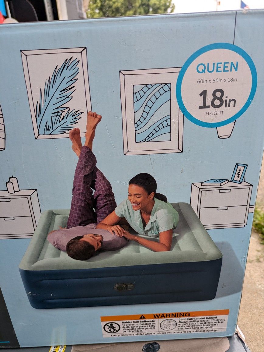18in High Intex Mid Rise Air Matress Built In Pump