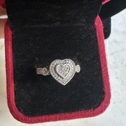 925 Sterling Silver , Genuine Diamonds Heart ❤️ Ring , Gorgeous! Size 7 , Side Diamonds 💎, Tested In Photos , Hallmarked In Photos 