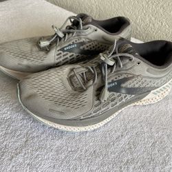 Brooks Women’s Adrenaline GTS 21, Gray Running Shoes, Size 10m