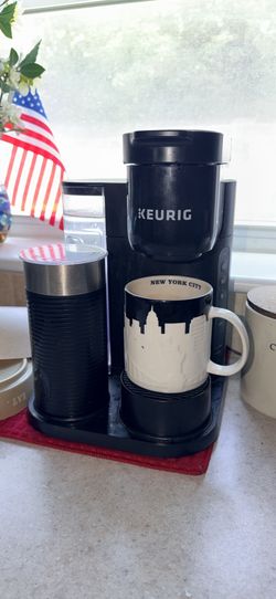 Keurig coffee maker with milk frother