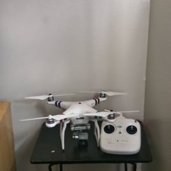 Ready-to-Fly DJI Phantom HD Camera Drone Package – Stabilized Gimbal & Long-Range Remote
