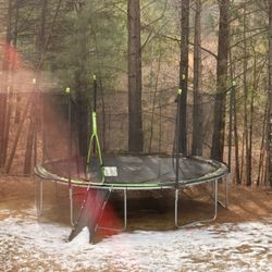 14 Ft Trampoline 