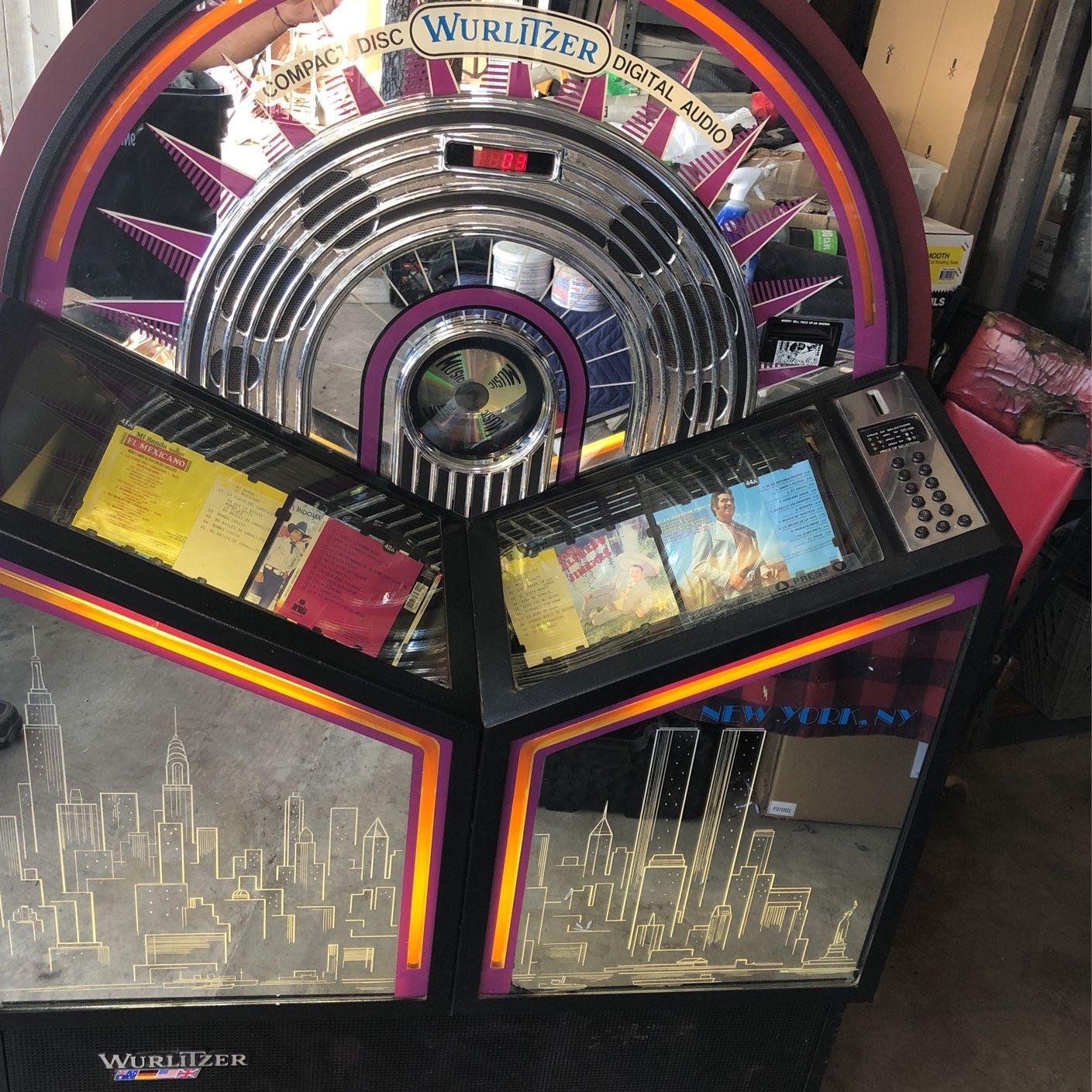 WURLITZER Compact disc digital audio Jukebox