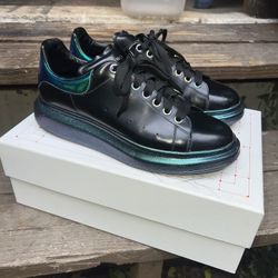 Alexander McQueen Black Pearlescent Size 43