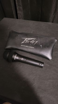 Peavey PVi2 Dynamic Vocal Microphone w/ Travel Case