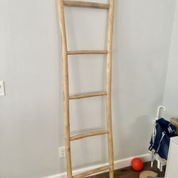 Decorative Natural Wooden Blanket Ladder