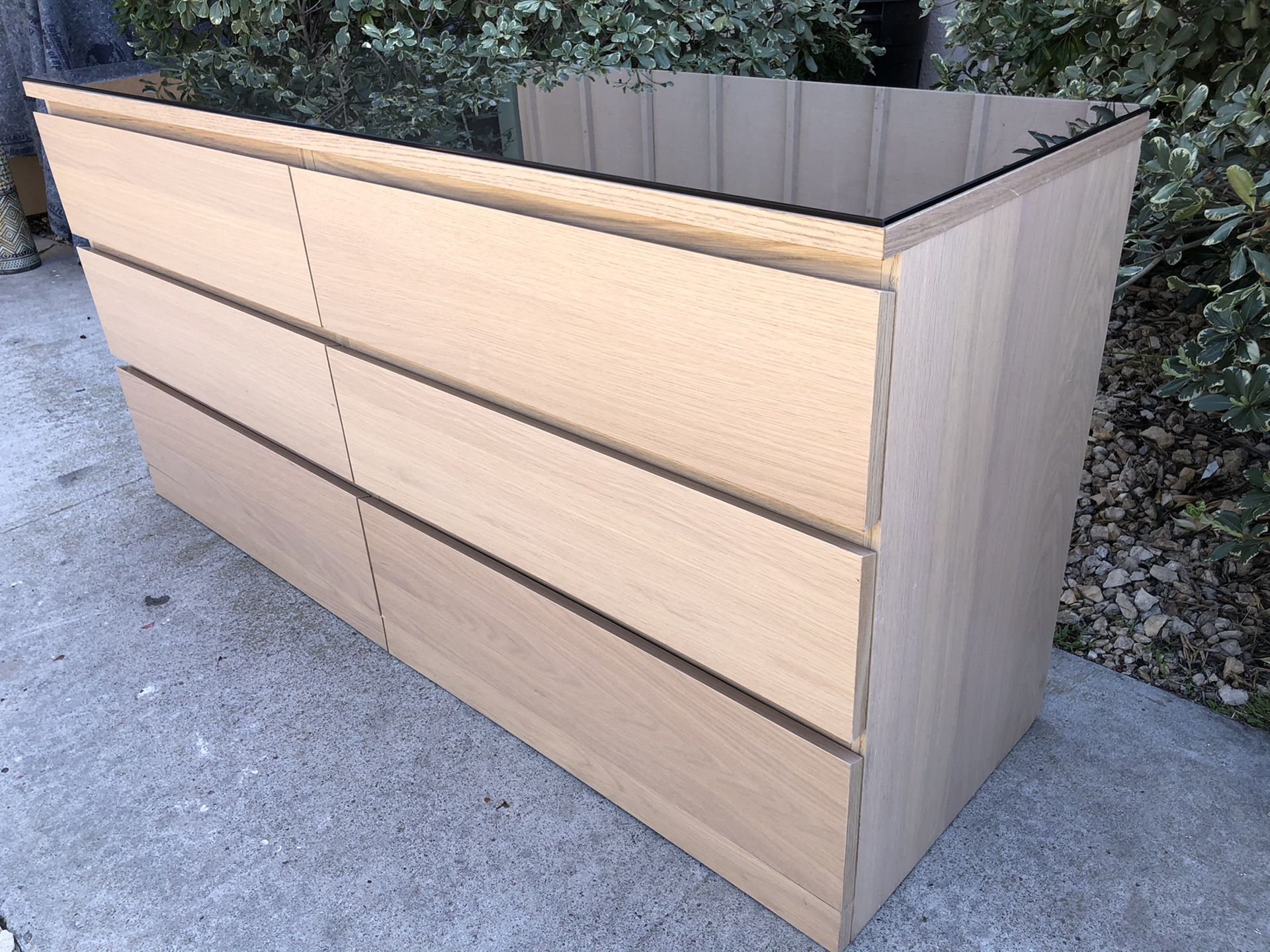 IKEA MALM 6 Drawer Dresser Great Condition w/ glass top for Sale in San