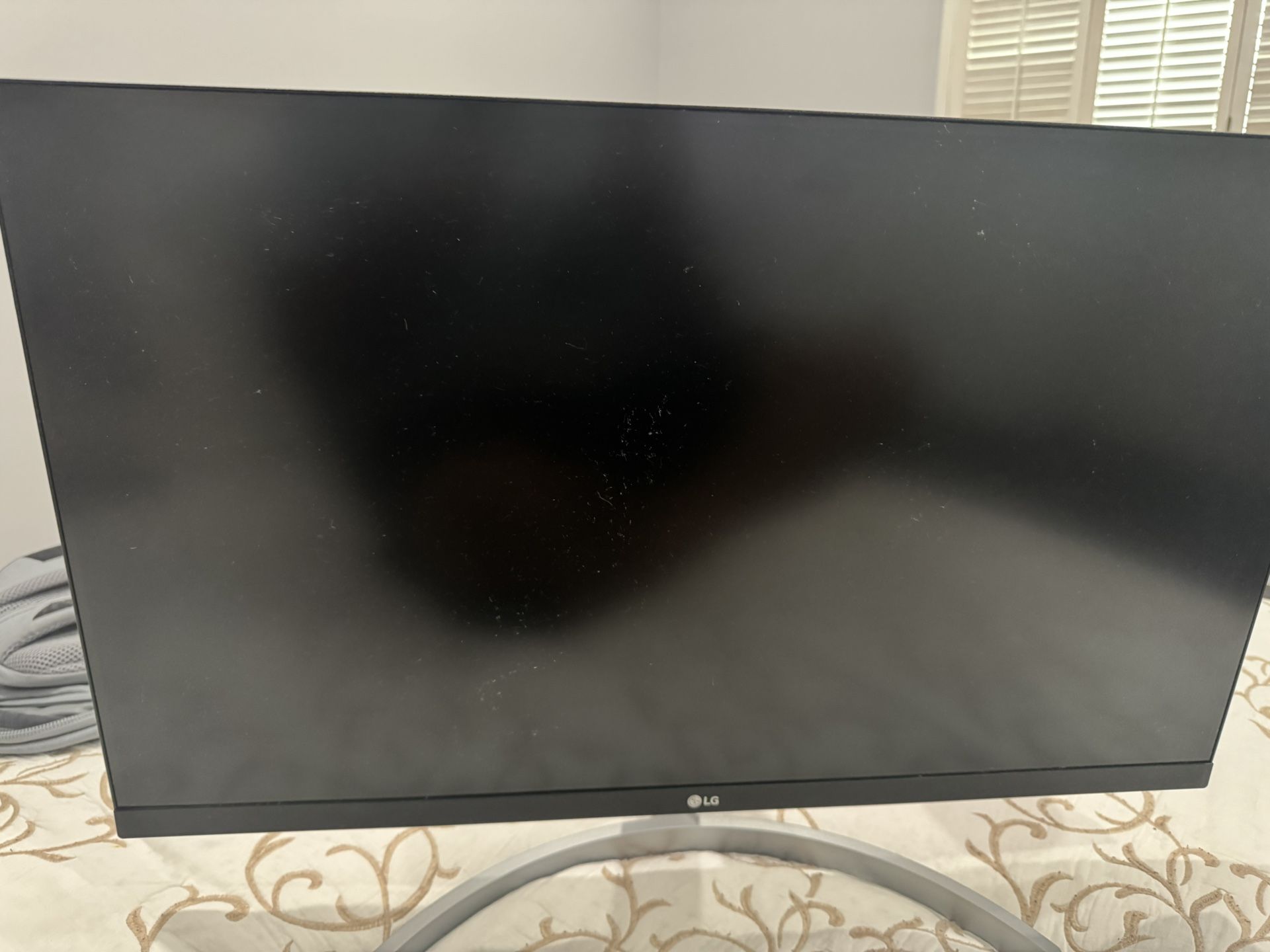 LG 27 inch 75Hz refresh rate monitor