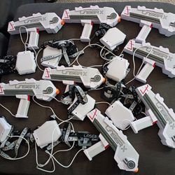 Laser X Set 20 pc Blasters Laser Tag Gaming Set Kids Toy Tested

Used condition
12 wired blasters to receiver
8 wireless blasters
All types of blaster
