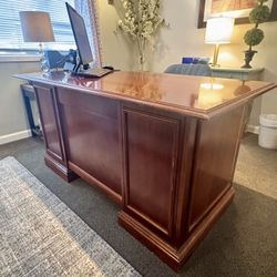Wooden Desk With 9 Drawers 