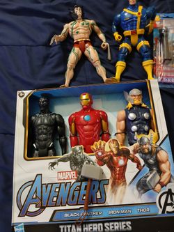 Brand New Avengers Set And 2 Used Avengers And Black Panther Pez Dispenser 