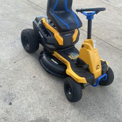 Club cadet Mower(battery Operated )