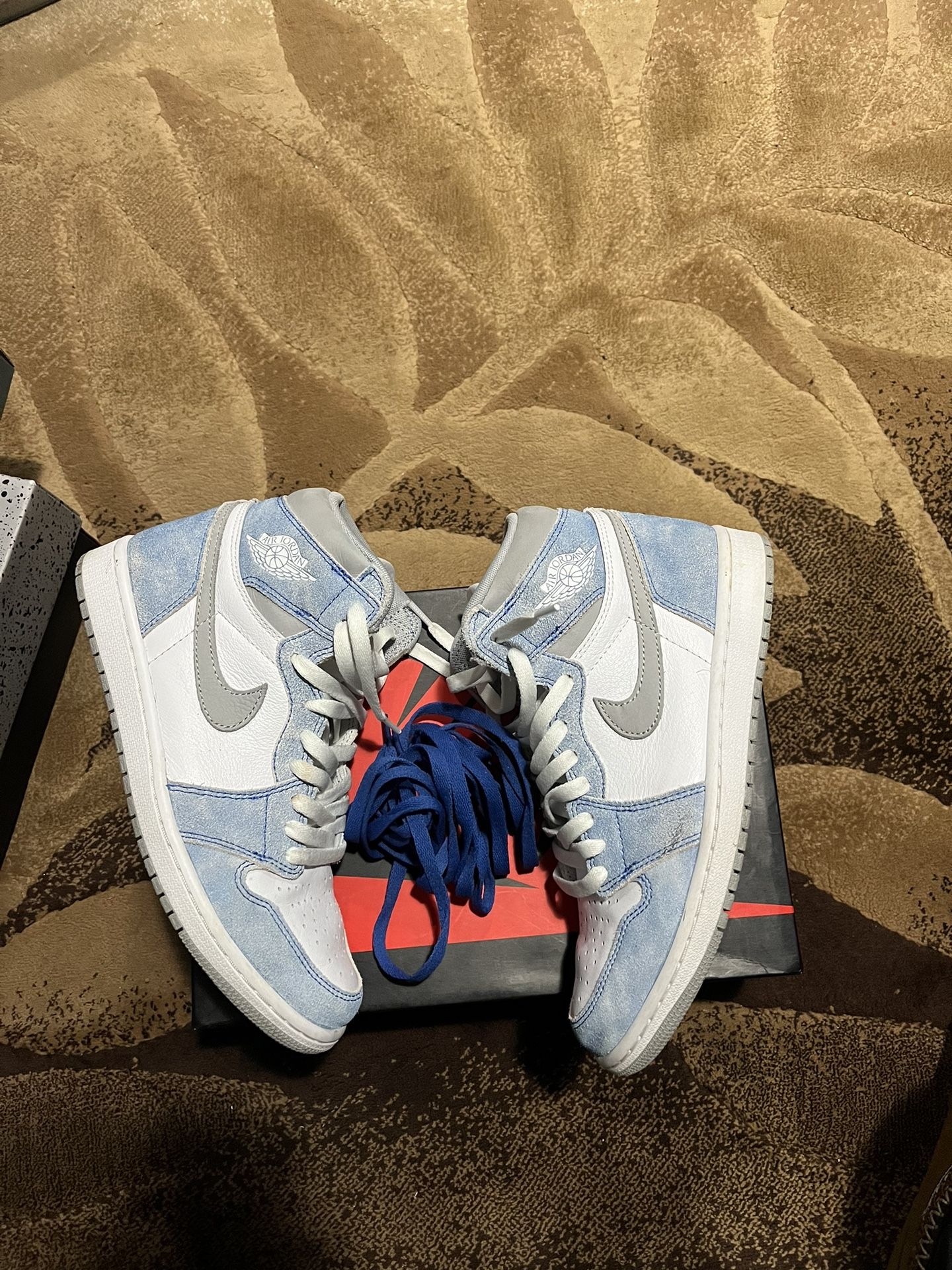 Jordan 1 Hyper Royal 8M