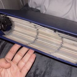 HUGE binder of a bunch of basketball cards from 1990’s to 2000’s.(willing to negotiate)