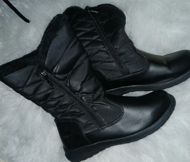 New Totoes  Boots 9w