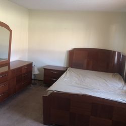 Queen Bedroom Set- 3 Piece 