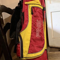 Ping jr. golf bag , clean like new.