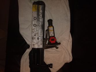 Bottle Jack and lug wrench set
