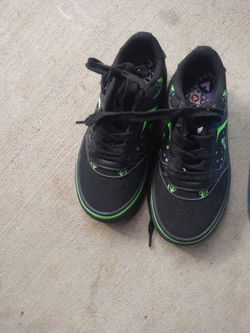 Boys shoes