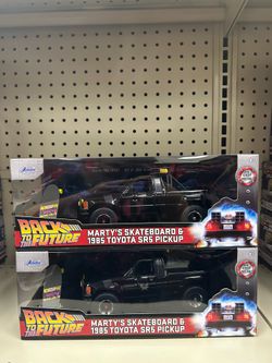 Jada Hollywood Rides Back to the Future Marty's Skateboard & 1985 Toyota SR5 Pickup 1:24