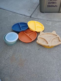 Silicone and bamboo children's luncheon plates