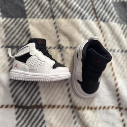 Baby Boy Jordans Size 2c