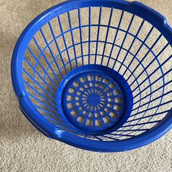 Lightweight Plastic Bushel Round Laundry Baskets Hampers