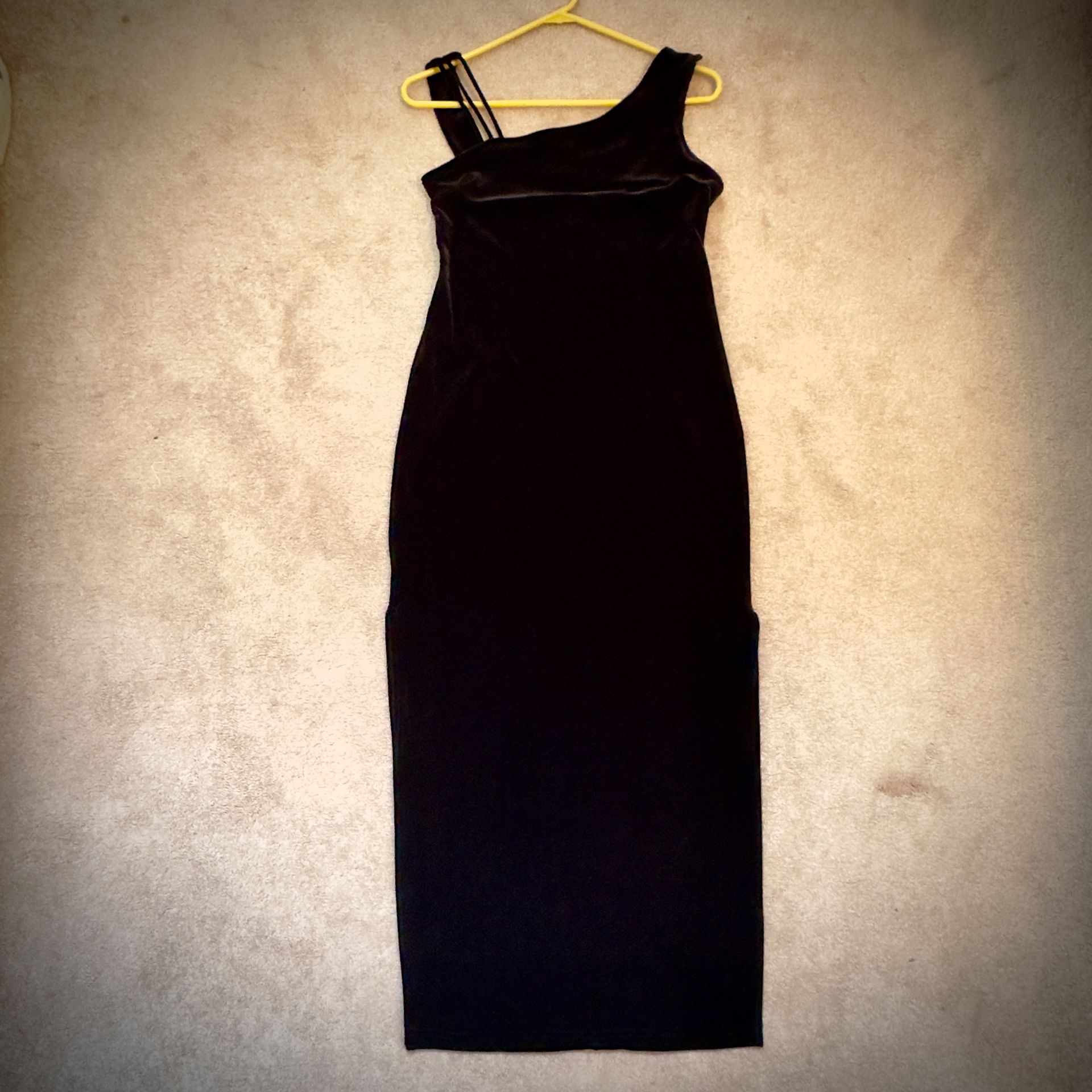 (#3) Women’s Benjamin A Semi-Formal Sleeveless Dress