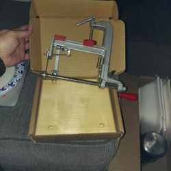 Pampered Chef Apple Peeler Corer Slicer With New Stand