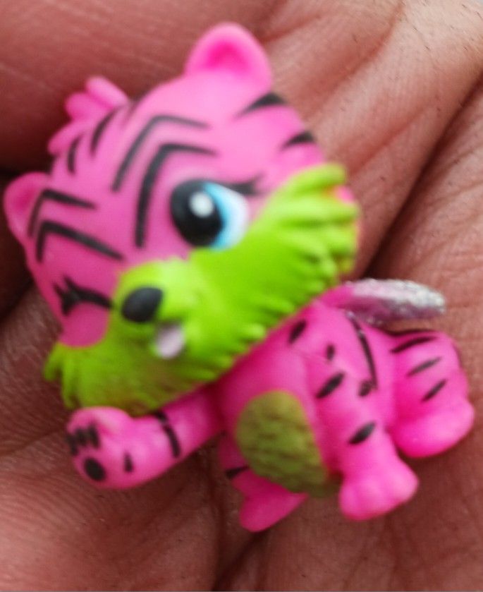 Hatchimals Colleggtibles Series 2 Tigrette Pink

