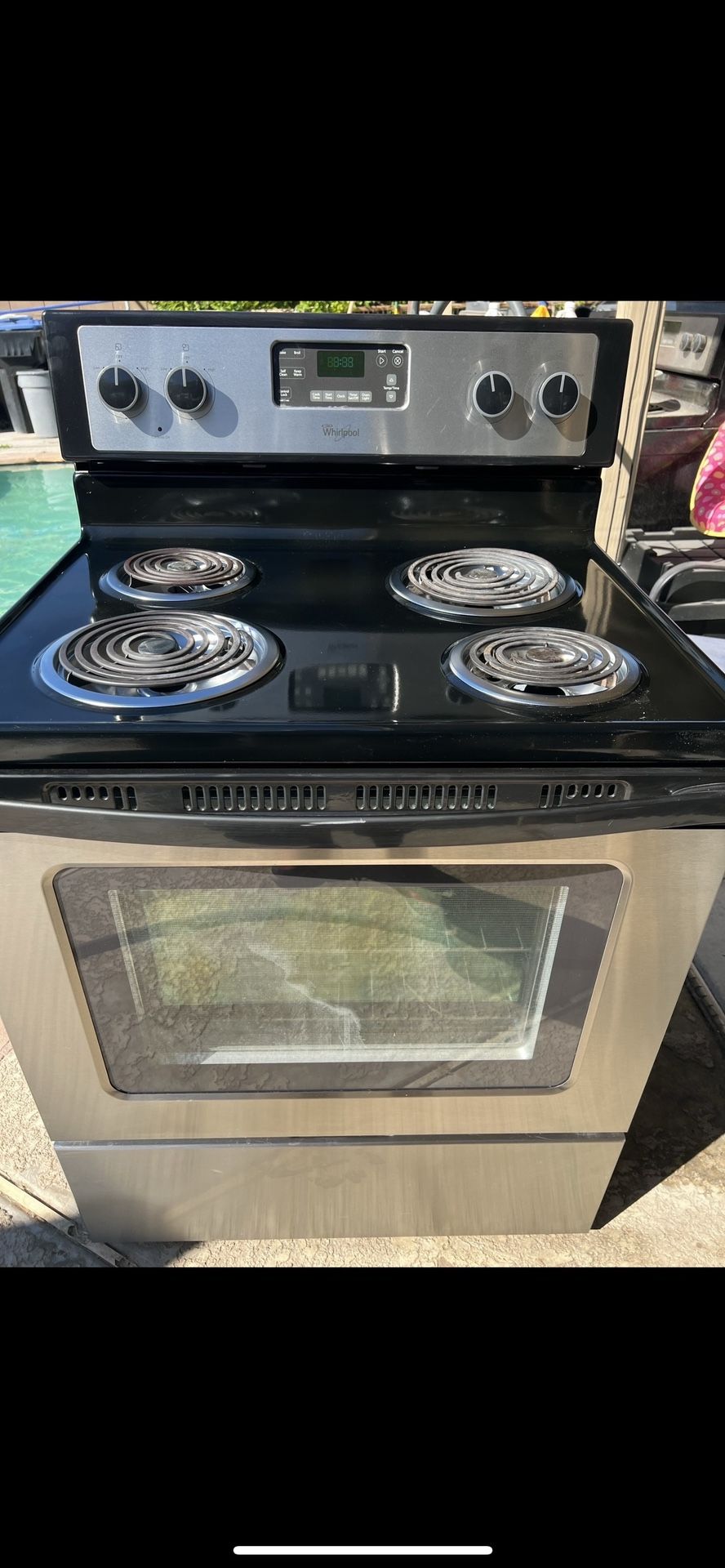 Whirlpool Stainless Steel Electric Stove/oven for Sale in Las Vegas, NV