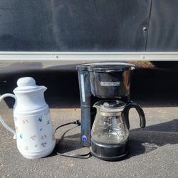 Black + Decker 5 Cup Coffee Maker And Decanter New 