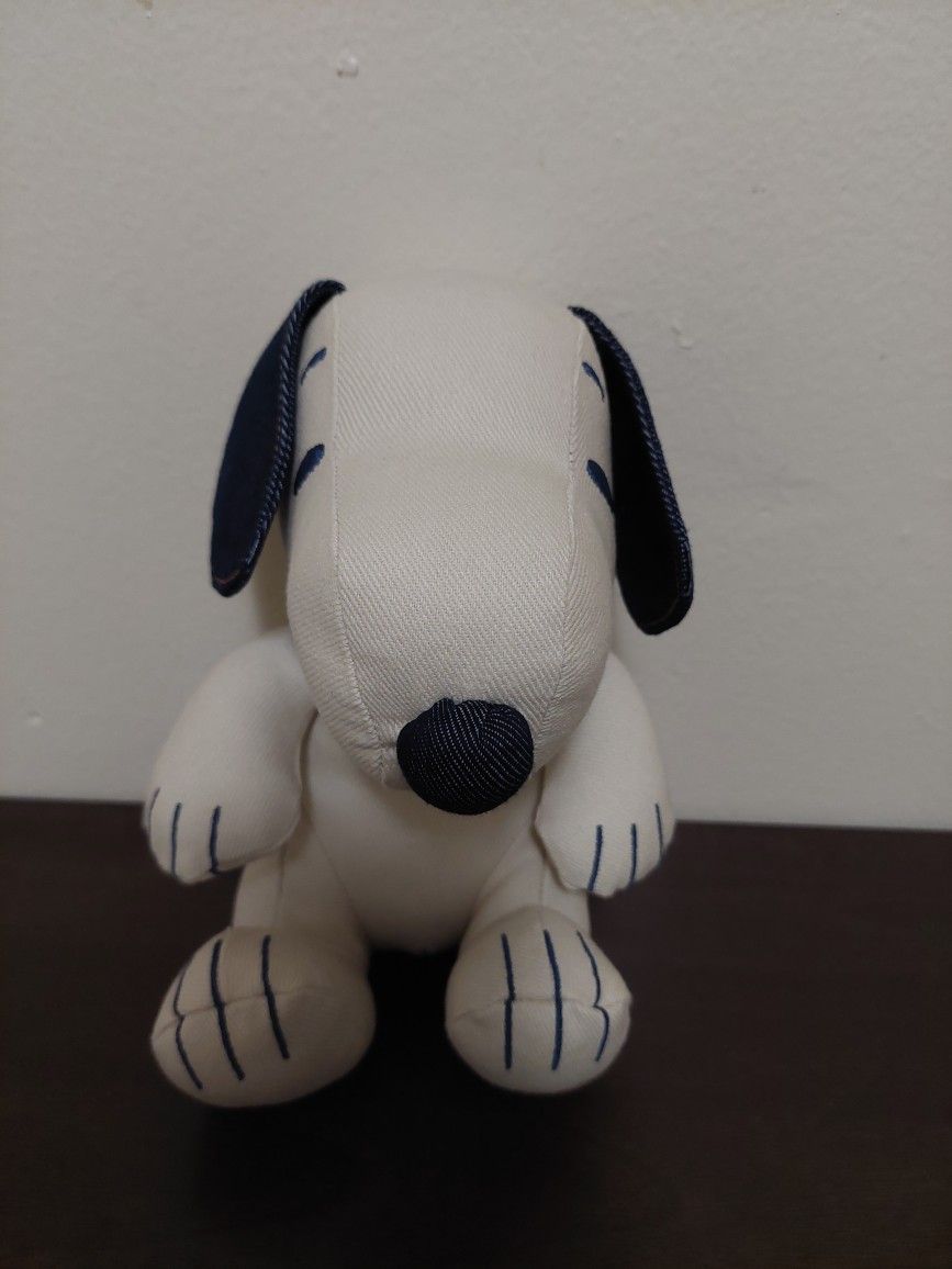 Brand New Snoopy American Eagle Edition.