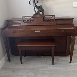 Baldwin piano