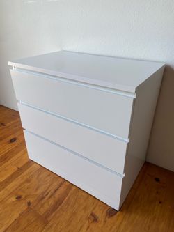 CLEAN white 3 drawer dresser (chest of drawers) - deliver