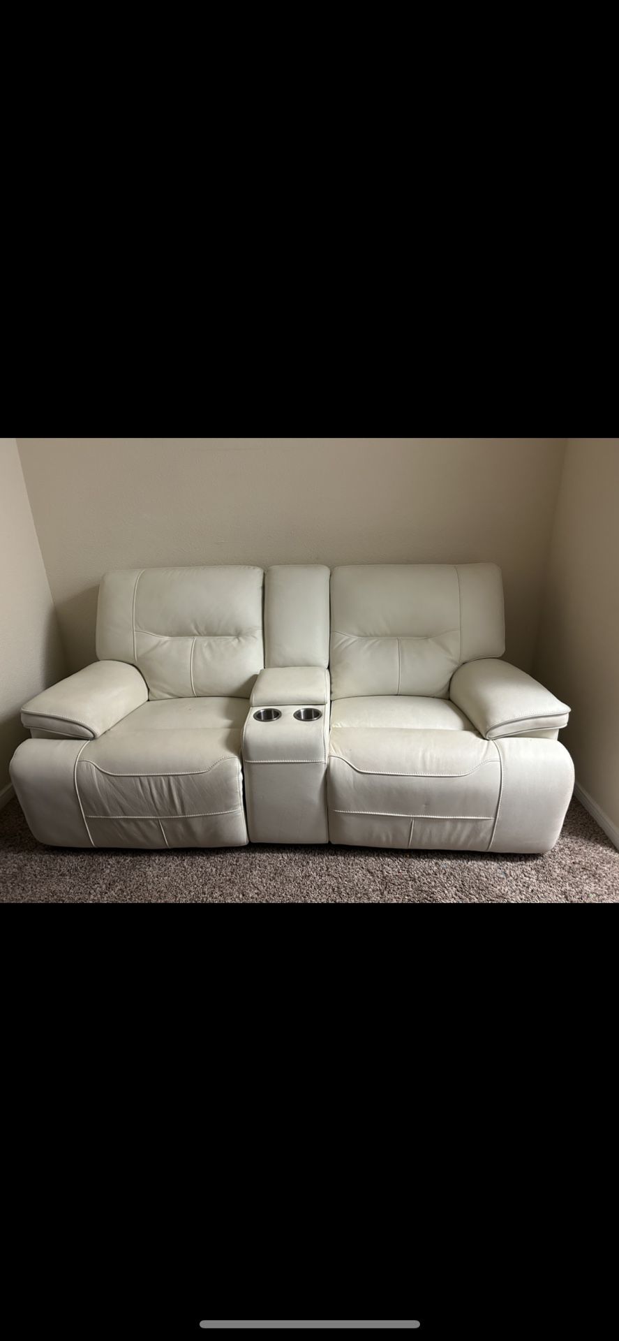 Cindy Crawford Bernsley Non Power Leather Reclining Sofa 