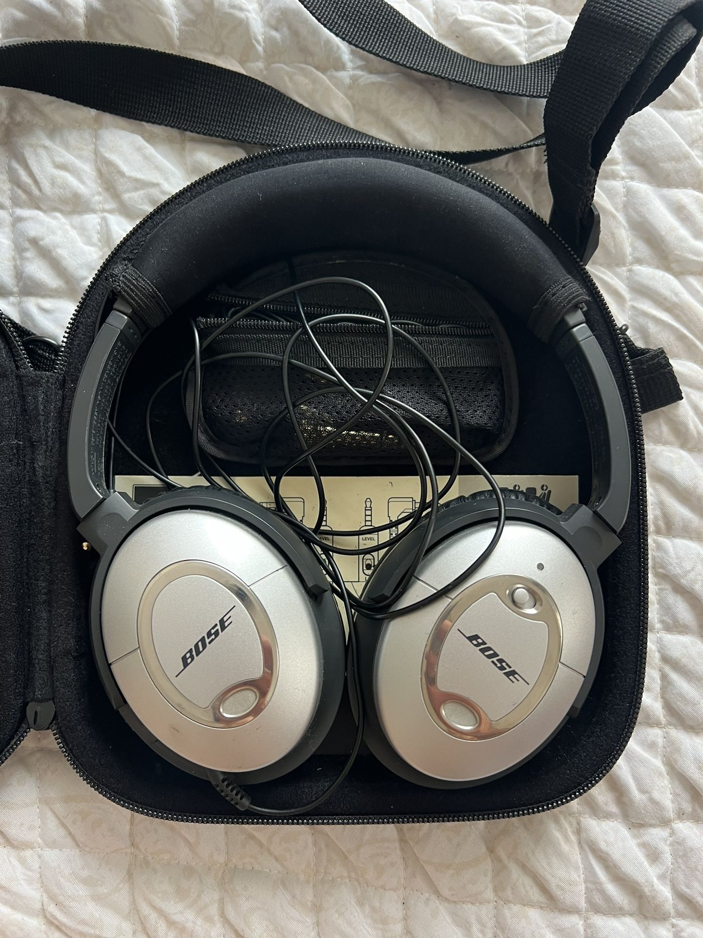 Bose QuietComfort Wired Noise Cancelling Headphones – Premium Sound, Great Condition